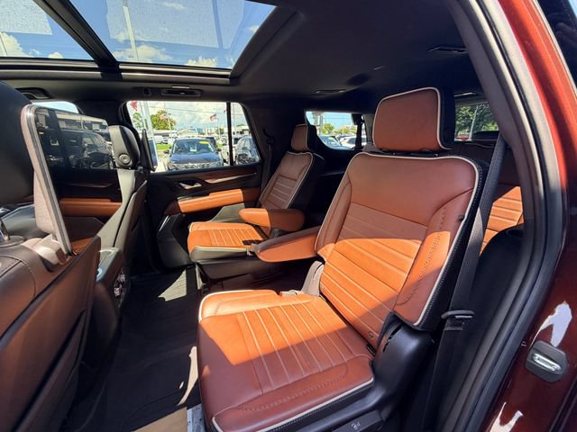 Used 2023 GMC Yukon Denali Ultimate AWD/4WD image 14