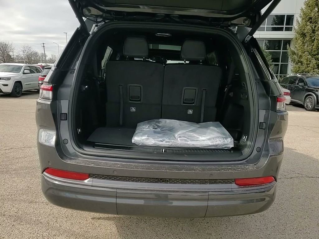 New 2026 Jeep Grand Cherokee L Limited image 12