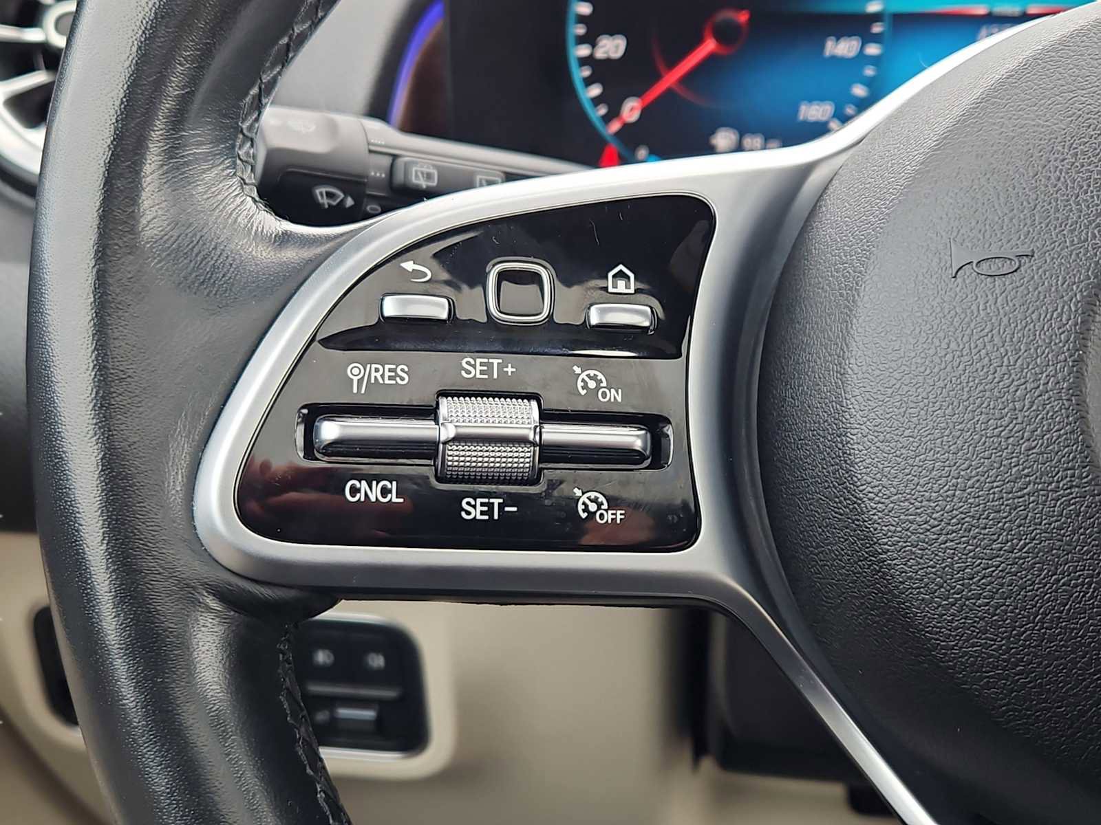 Used 2022 Mercedes-Benz GLB 250 4MATIC image 28