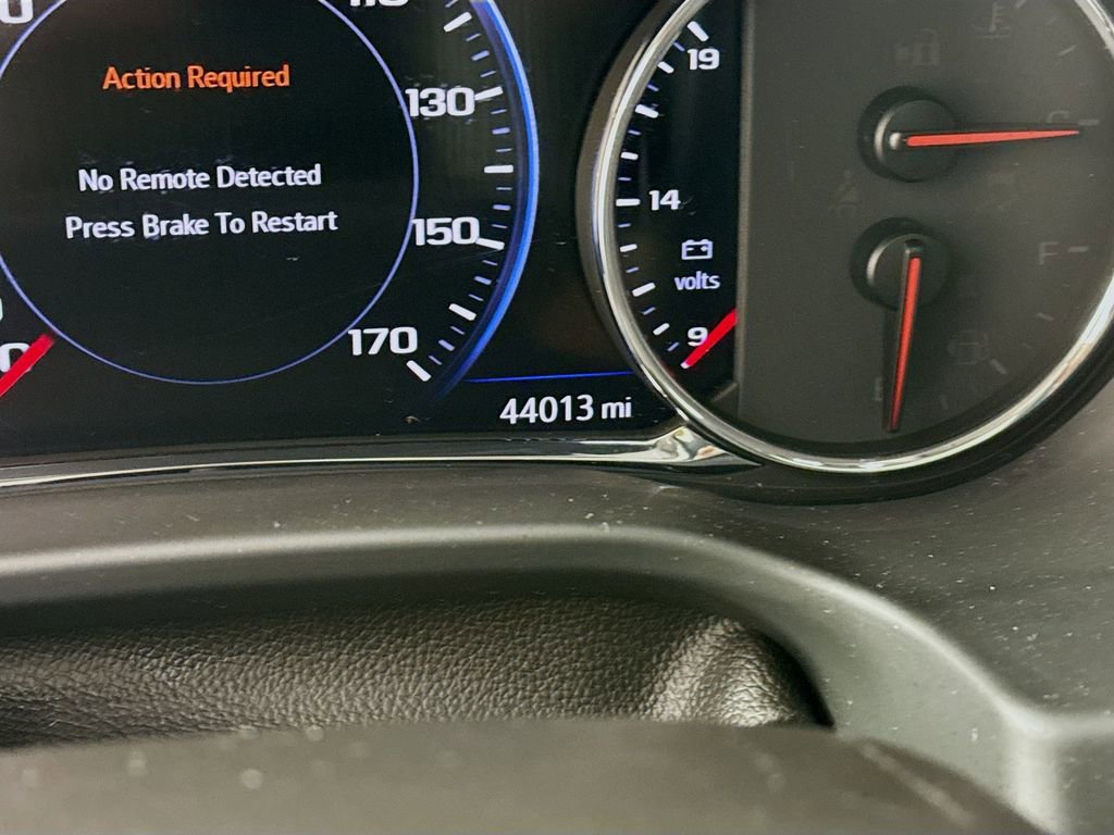 Used 2023 GMC Acadia SLT w/ Elevation Edition image 13