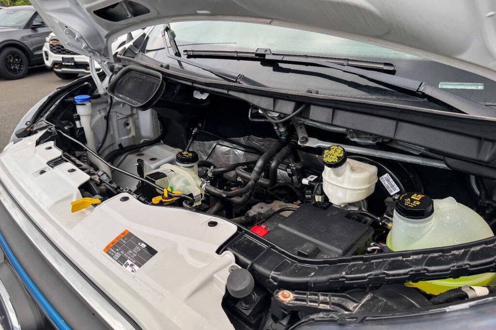 Used 2023 Ford E-Transit RWD image 36
