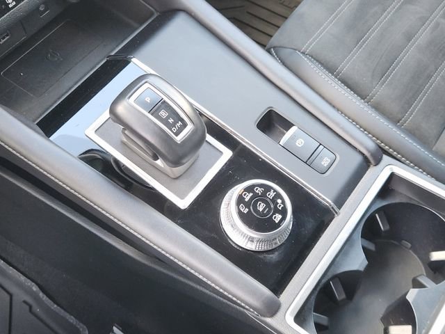 Used 2024 Mitsubishi Outlander AWD image 16