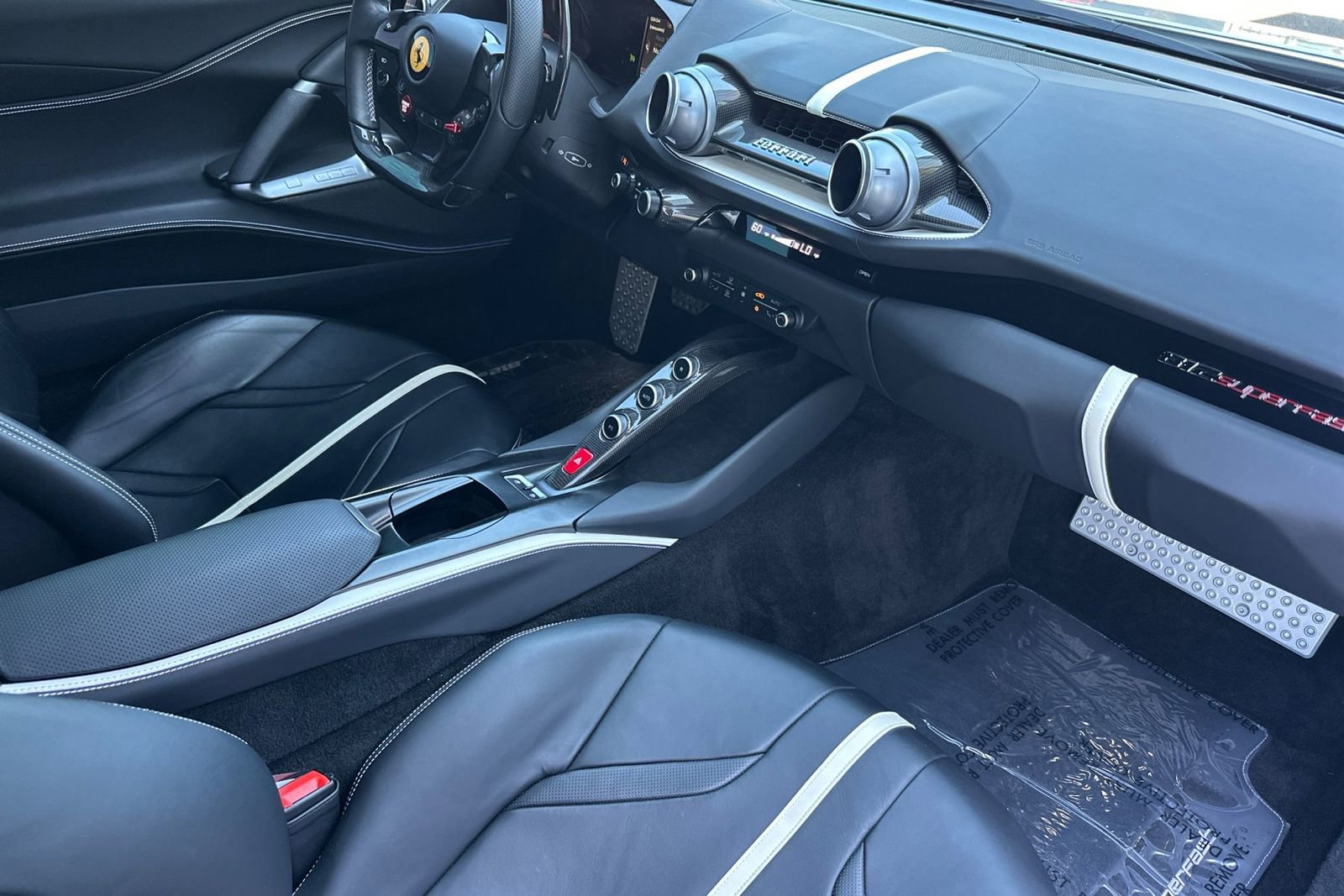 Used 2018 Ferrari 812 Superfast RWD image 16