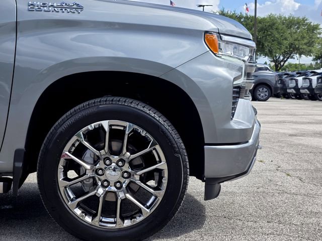 Used 2025 Chevrolet Silverado 1500 High Country AWD/4WD image 9