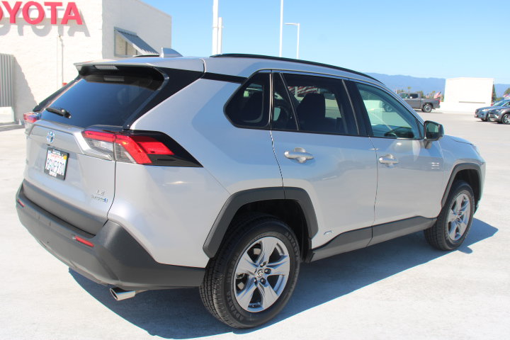 Certified 2023 Toyota RAV4 LE AWD/4WD image 3
