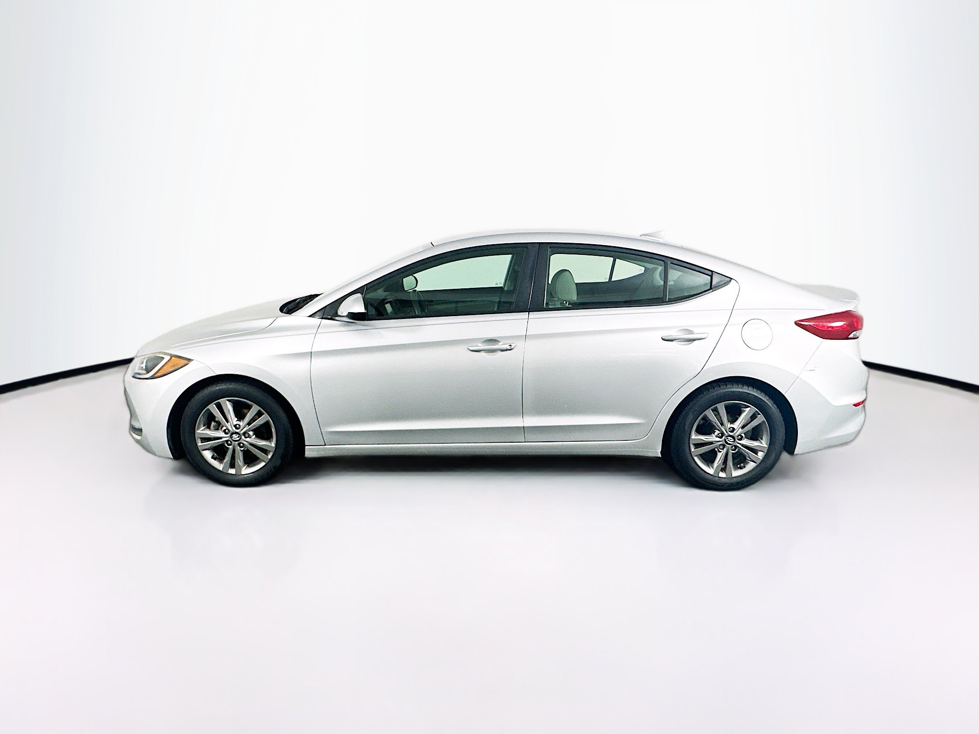 Used 2017 Hyundai Elantra SE FWD image 4