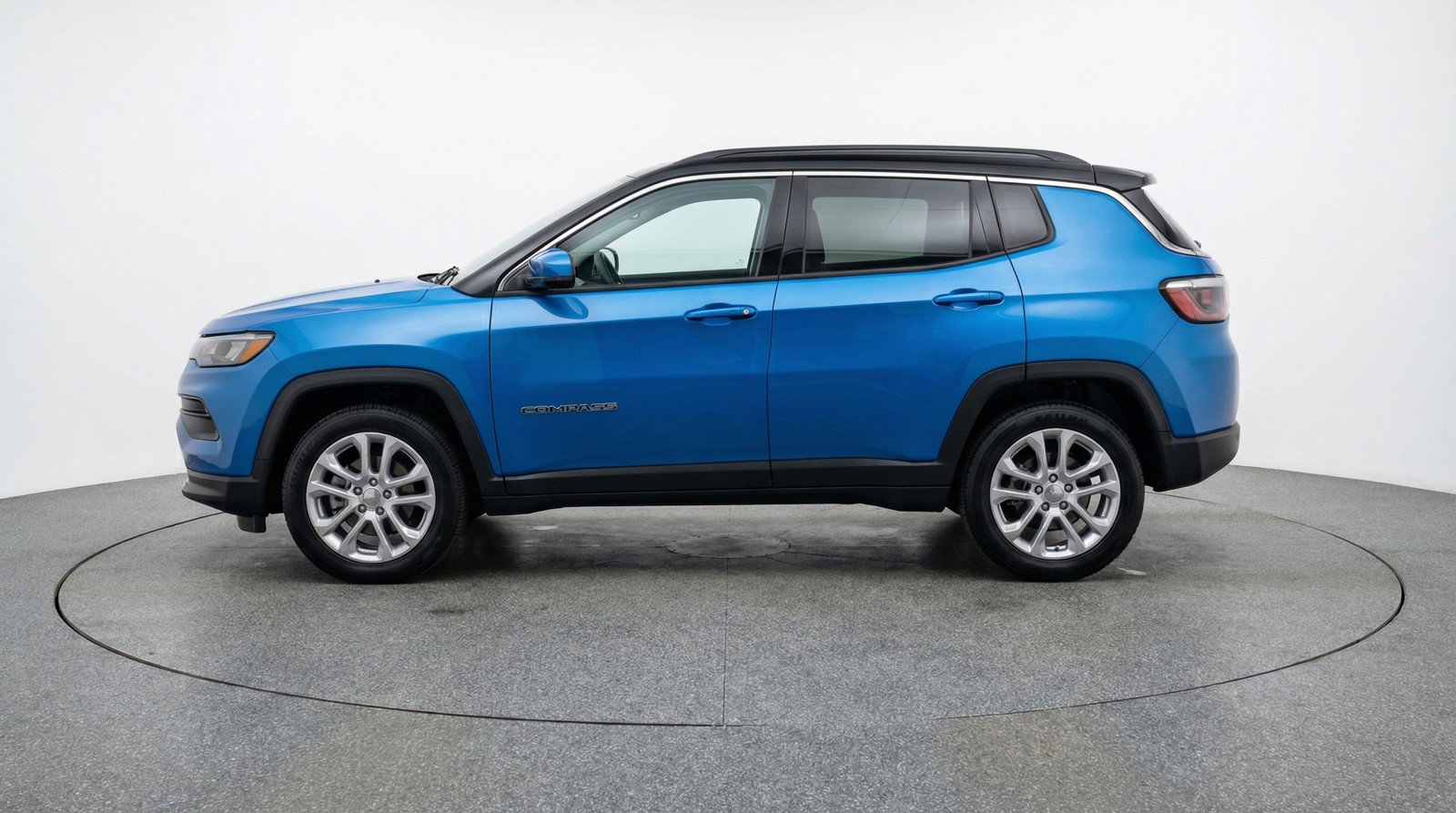 Used 2025 Jeep Compass Limited image 5