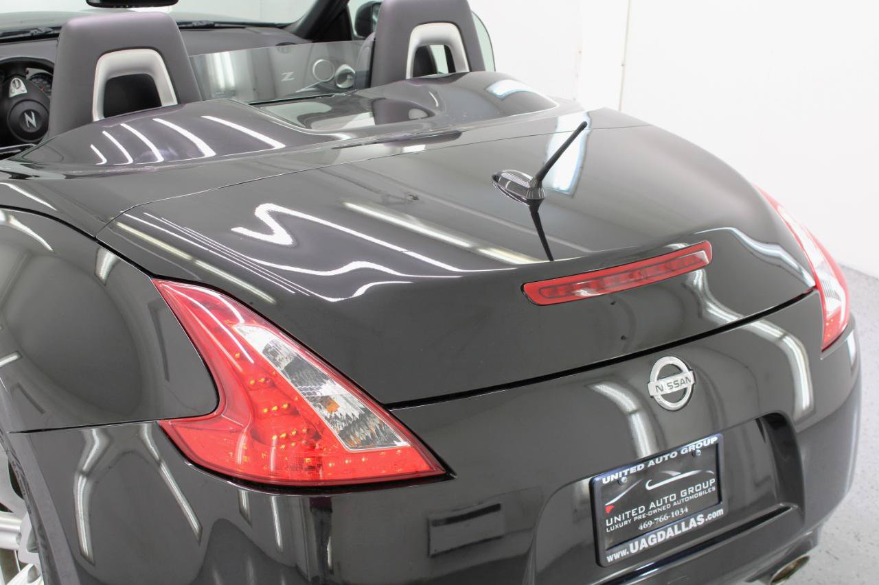 Used 2010 Nissan 370Z Touring w/ Sport Pkg RWD image 20