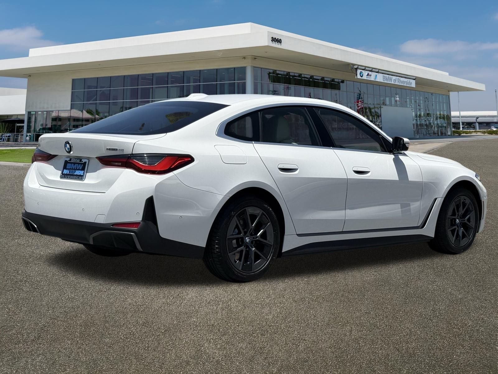 New 2026 BMW i4 eDrive40 w/ Premium Package RWD image 10