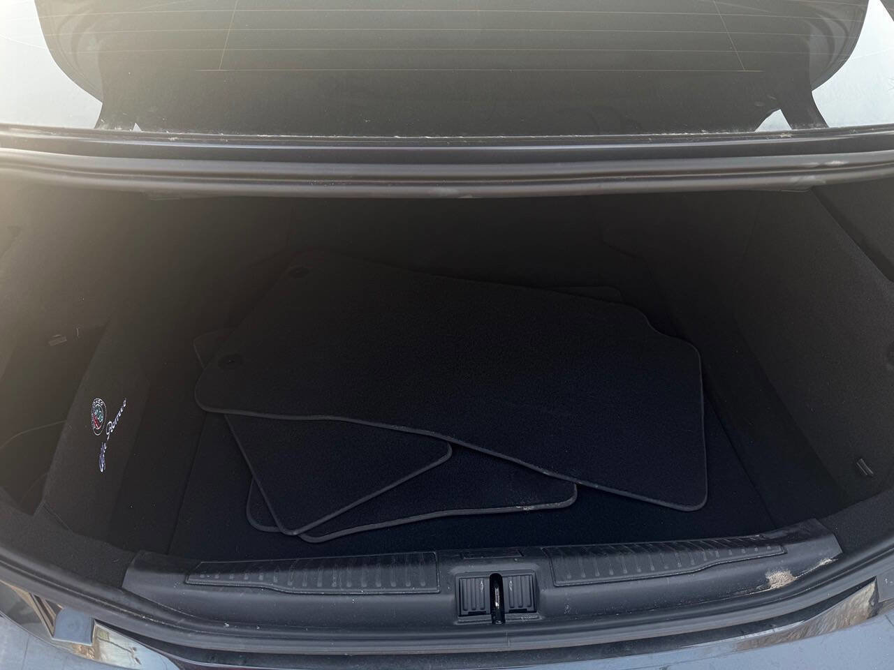 Used 2019 Alfa Romeo Giulia image 9