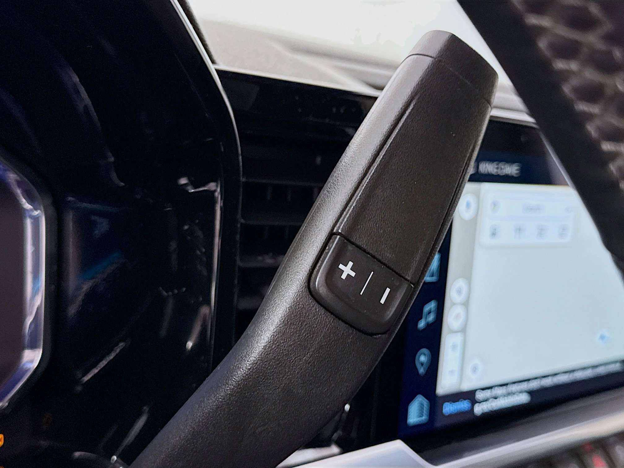 Used 2024 Chevrolet Silverado 2500 LTZ w/ LTZ Premium Package image 17