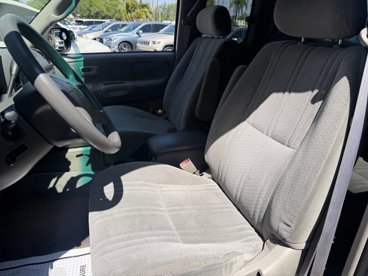 Used 2000 Toyota Tundra SR5 image 10