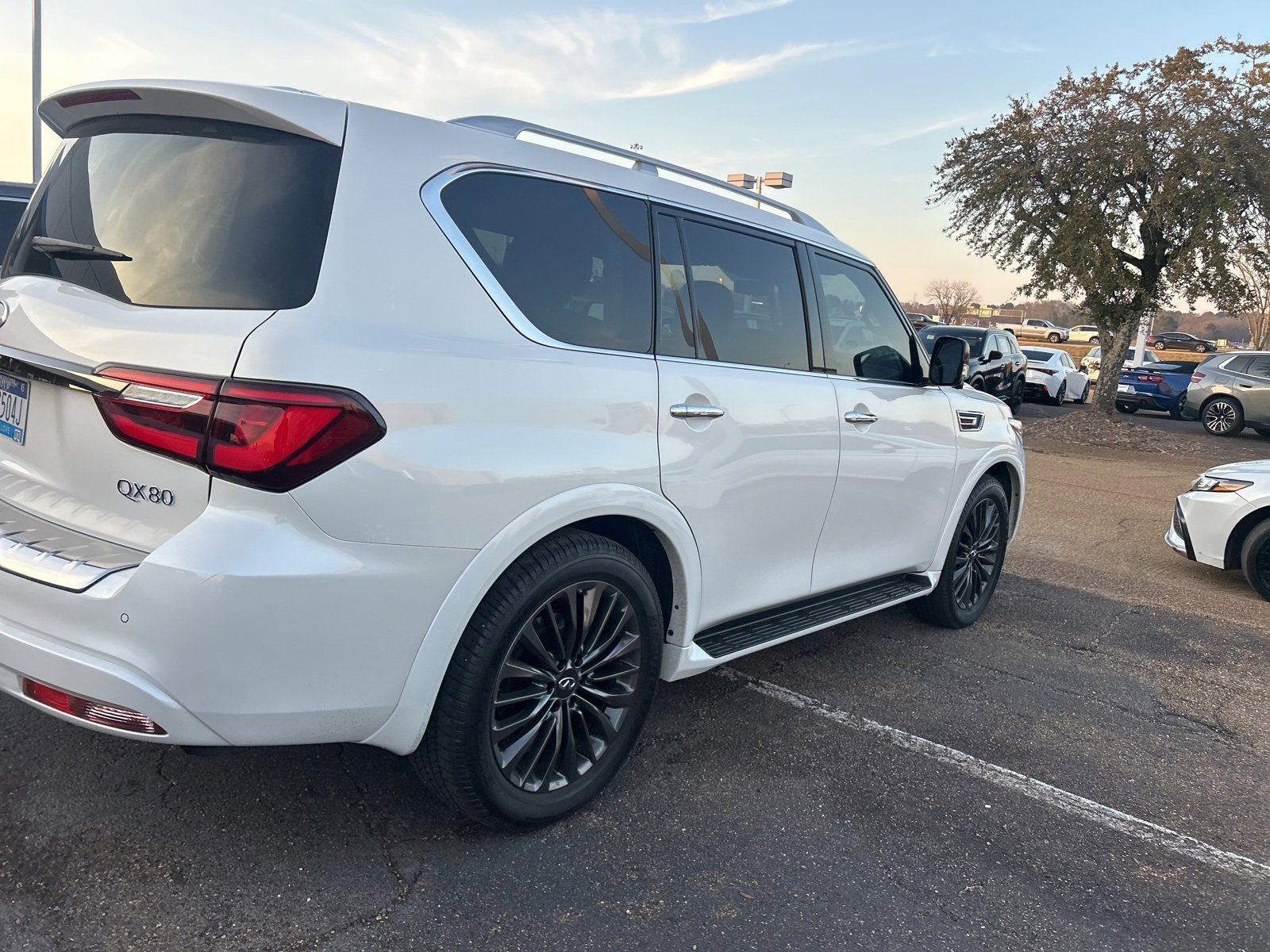 Certified 2023 INFINITI QX80 Premium Select w/ All-Season Package image 11