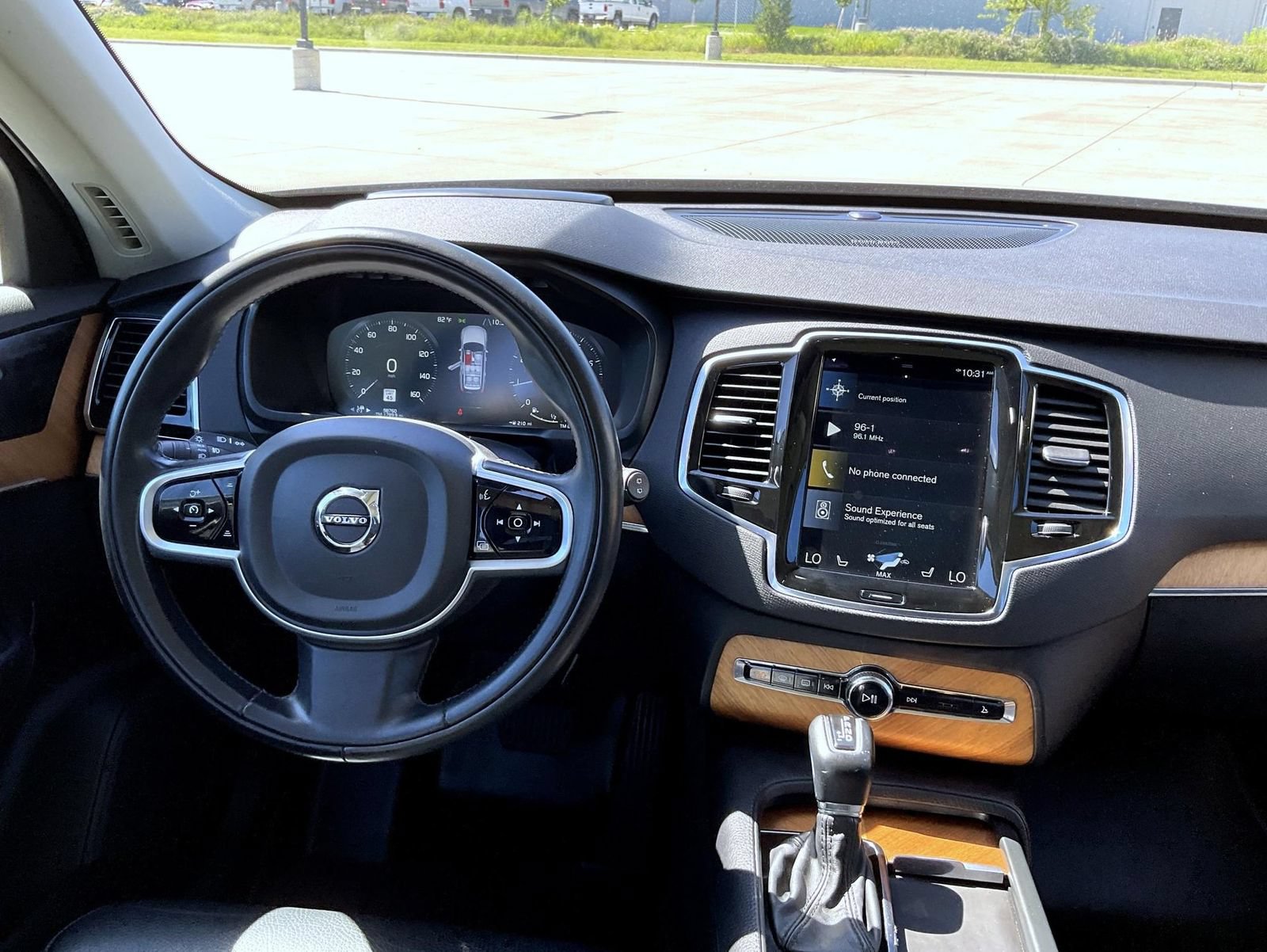 Used 2021 Volvo XC90 T6 Momentum w/ Advanced Package AWD/4WD image 14
