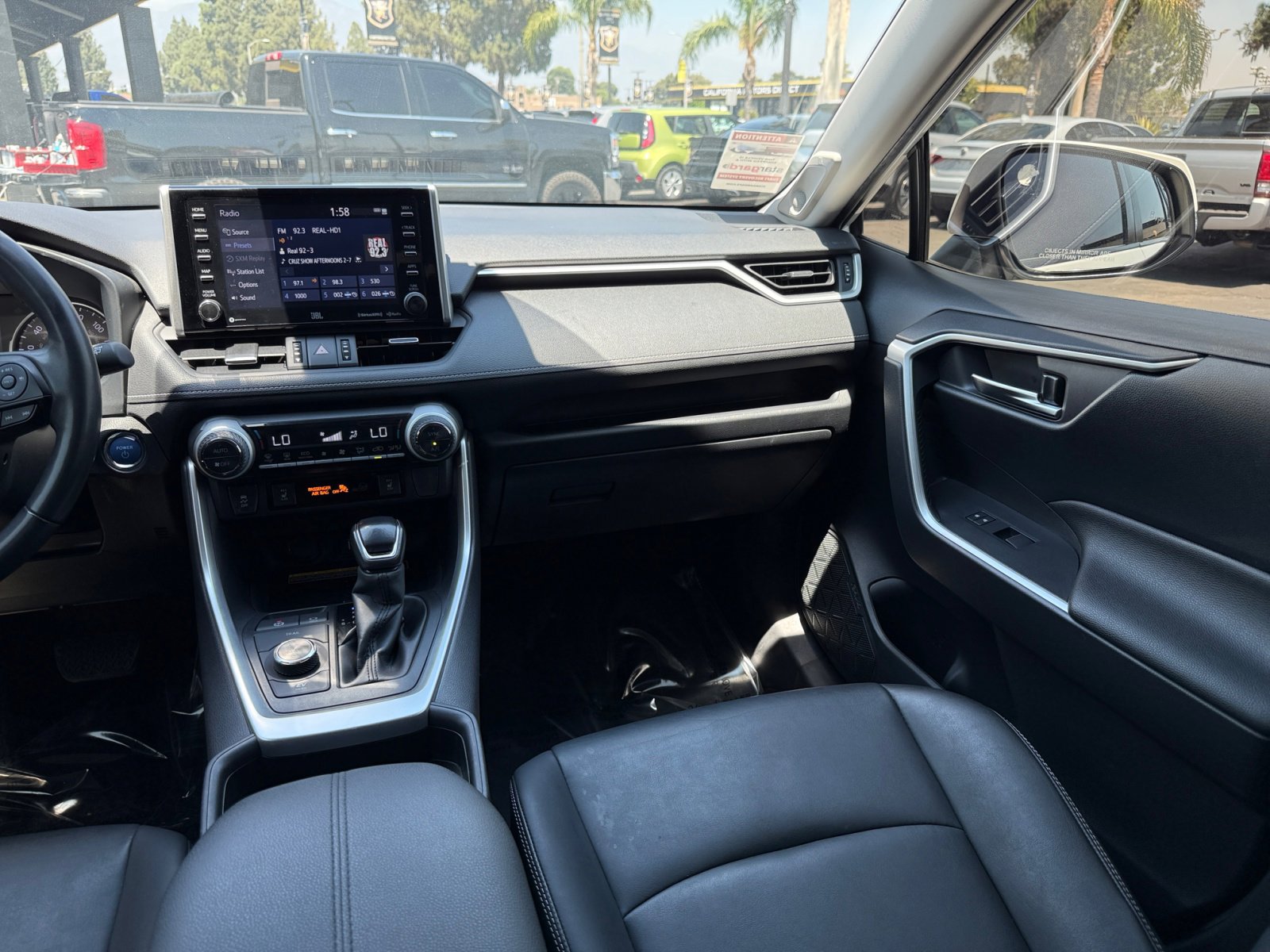 Used 2021 Toyota RAV4 XLE Premium image 23