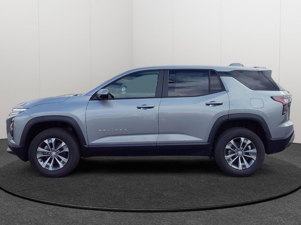 New 2026 Chevrolet Equinox LT w/ Safety and Technology Package image 2