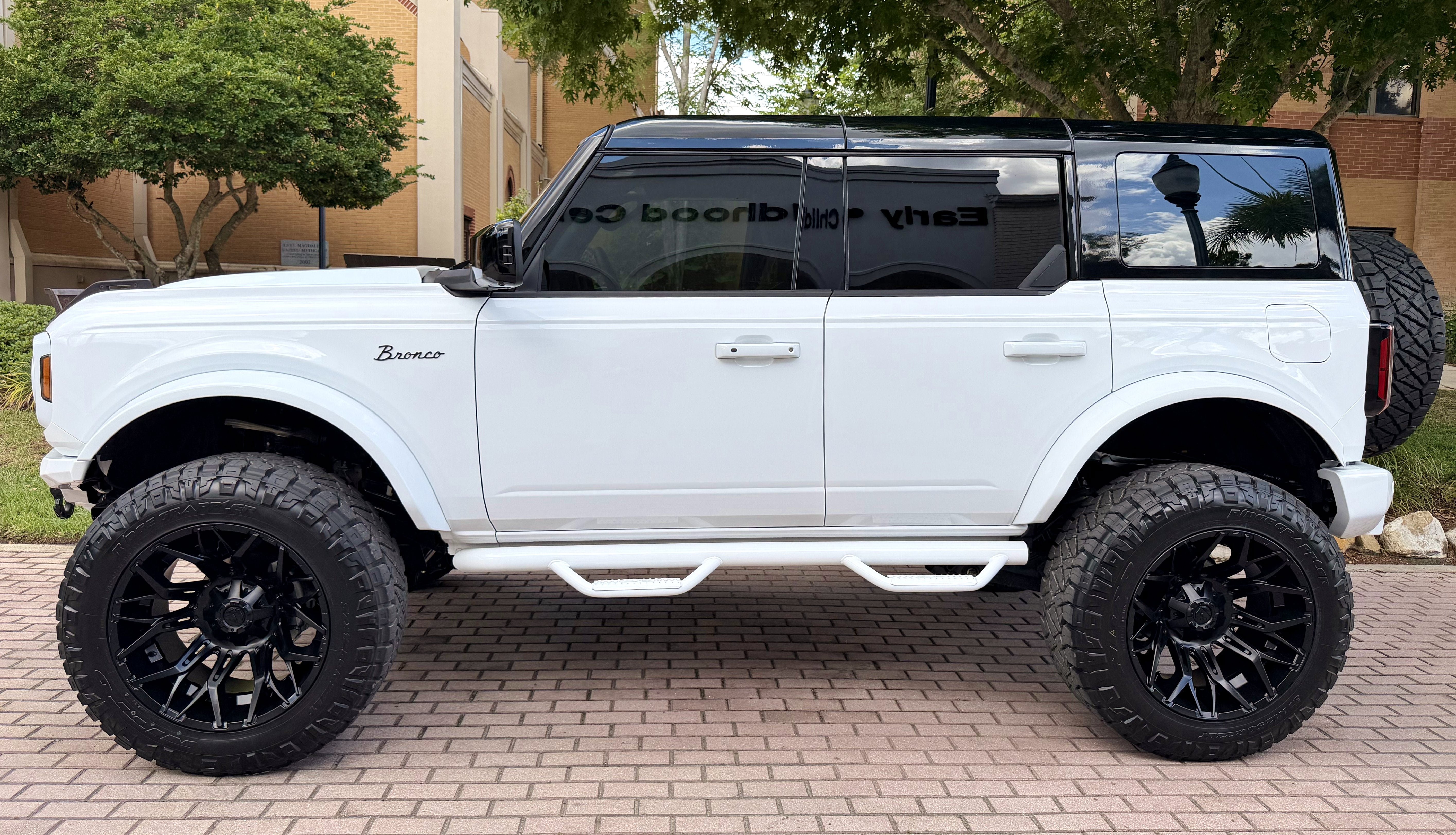Used 2026 Ford Bronco Outer Banks AWD/4WD image 2