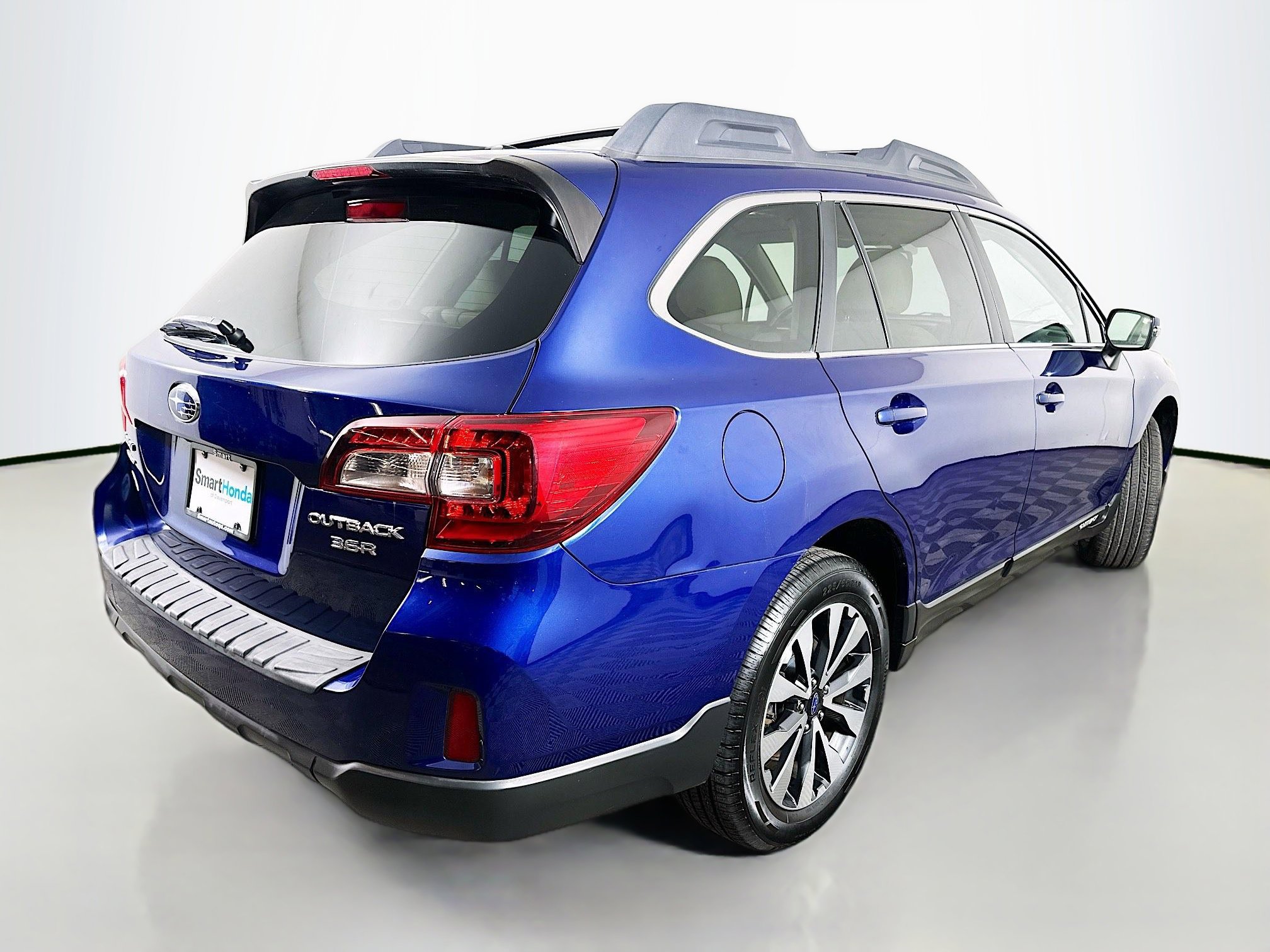 Used 2015 Subaru Outback 3.6R Limited image 7