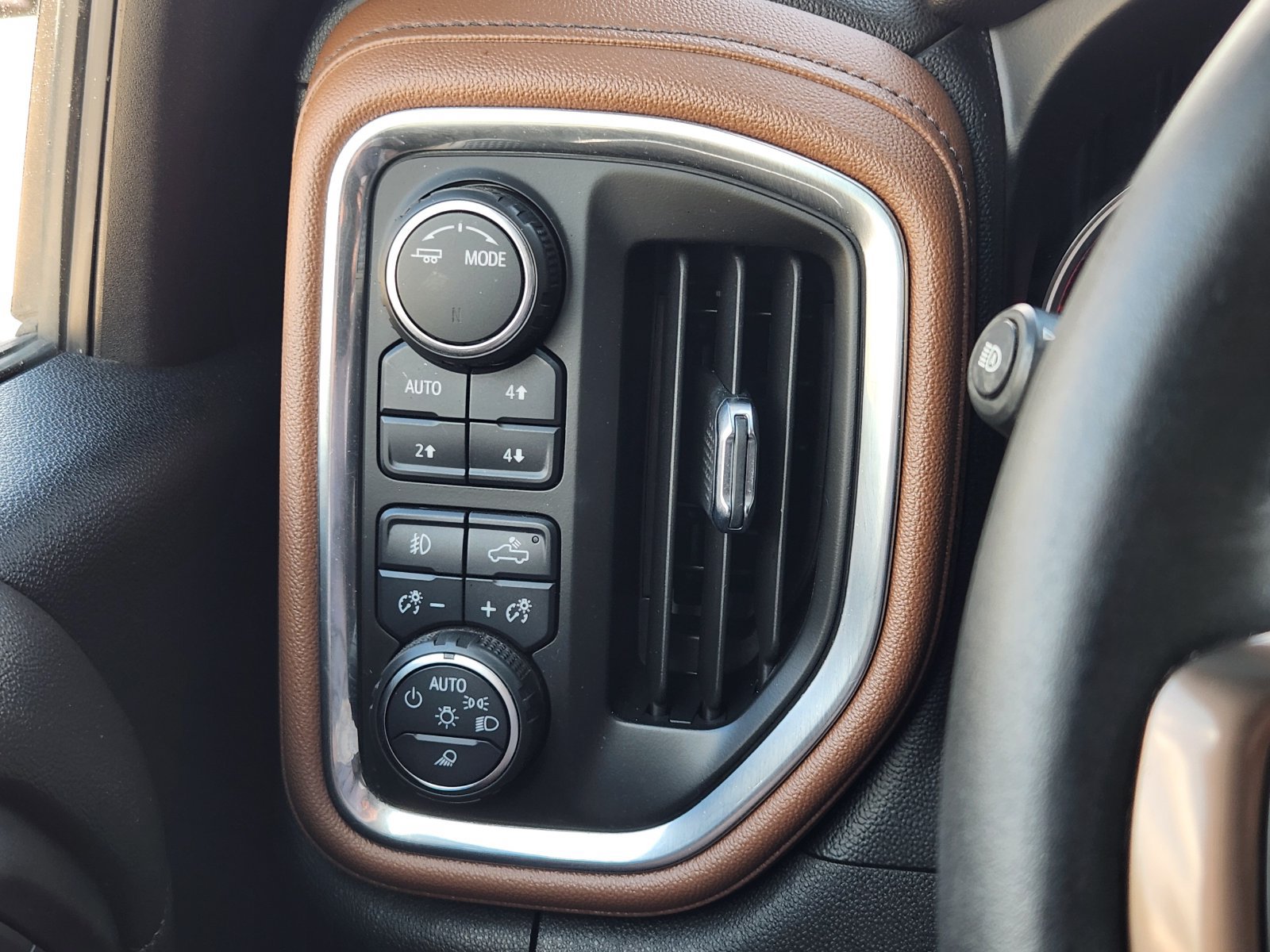 Used 2021 Chevrolet Silverado 2500 High Country AWD/4WD image 25