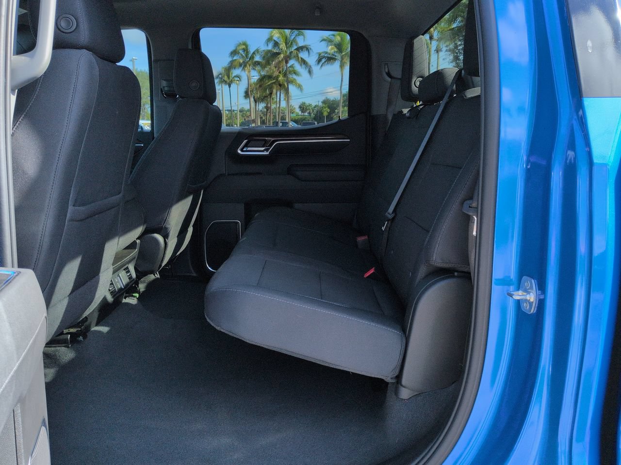 Used 2025 Chevrolet Silverado 1500 LT AWD/4WD image 14