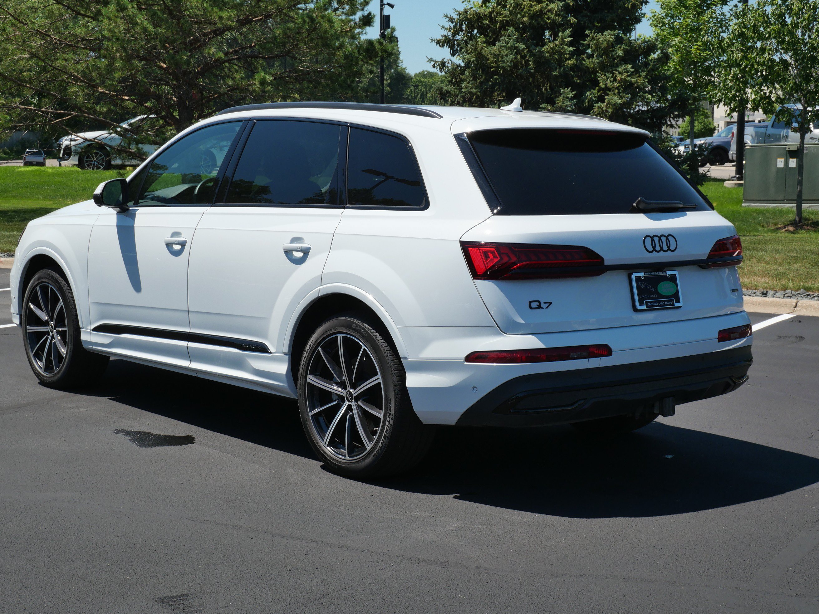 Used 2024 Audi Q7 3.0T Premium Plus AWD/4WD image 3