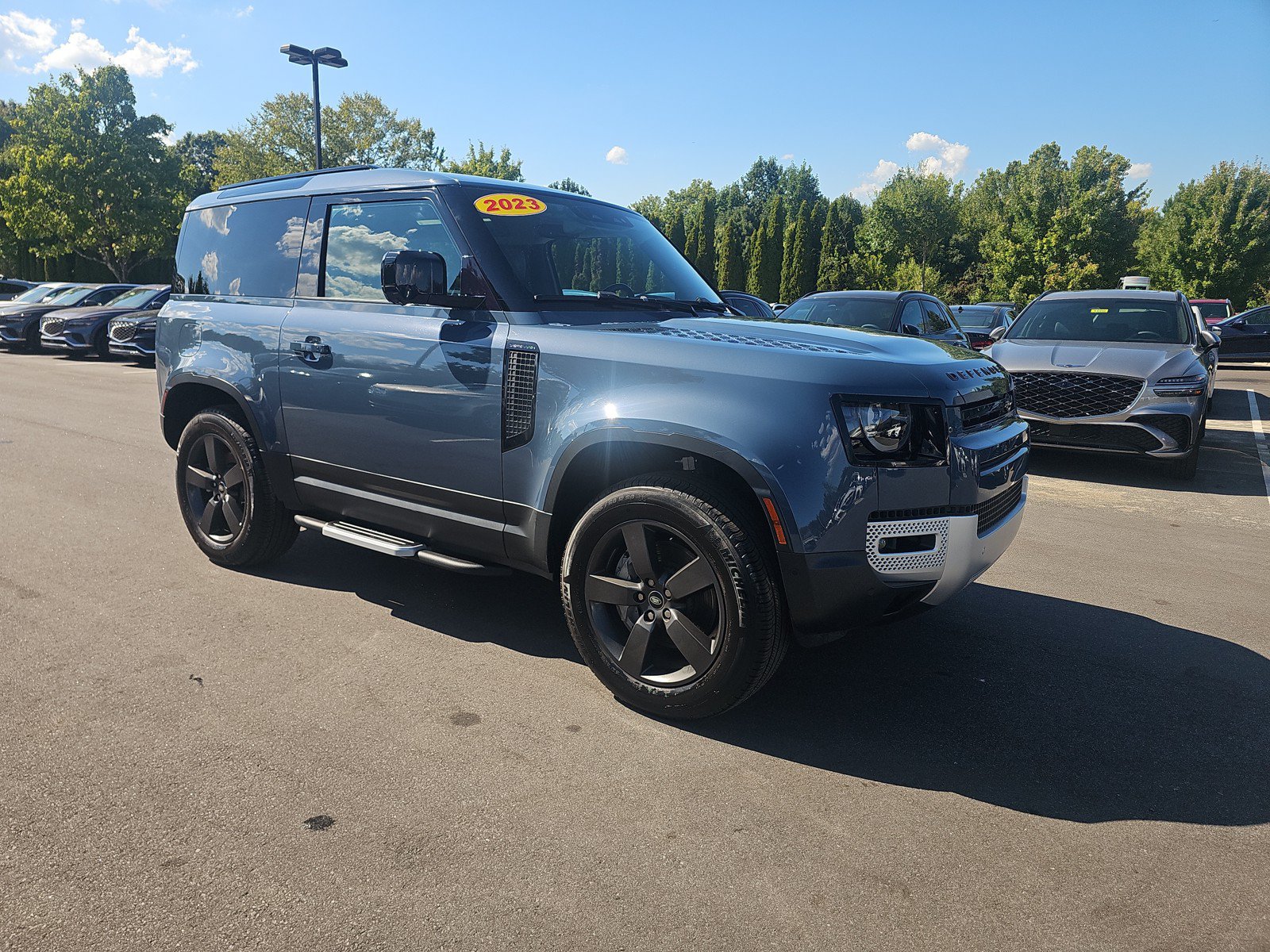Used 2023 Land Rover Defender 90 SE AWD/4WD image 3