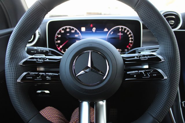 New 2025 Mercedes-Benz GLC 350e 4MATIC image 23