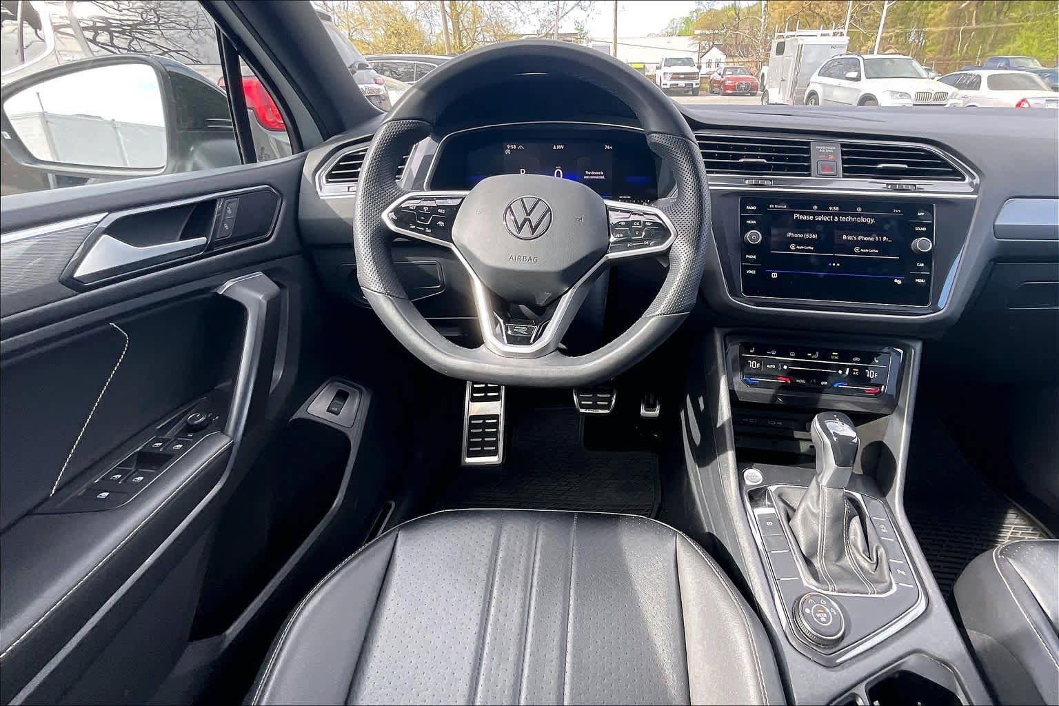 Used 2022 Volkswagen Tiguan SE R-Line AWD/4WD image 5