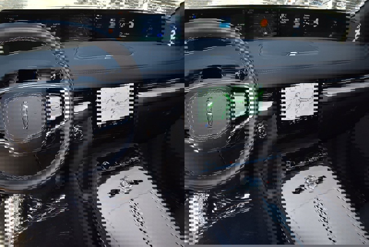 New 2025 Lincoln Navigator L Reserve w/ Jet Appearance Package image 33