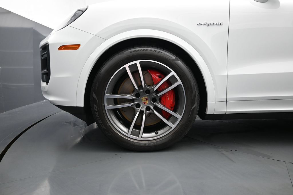 Used 2024 Porsche Cayenne Turbo AWD/4WD image 9