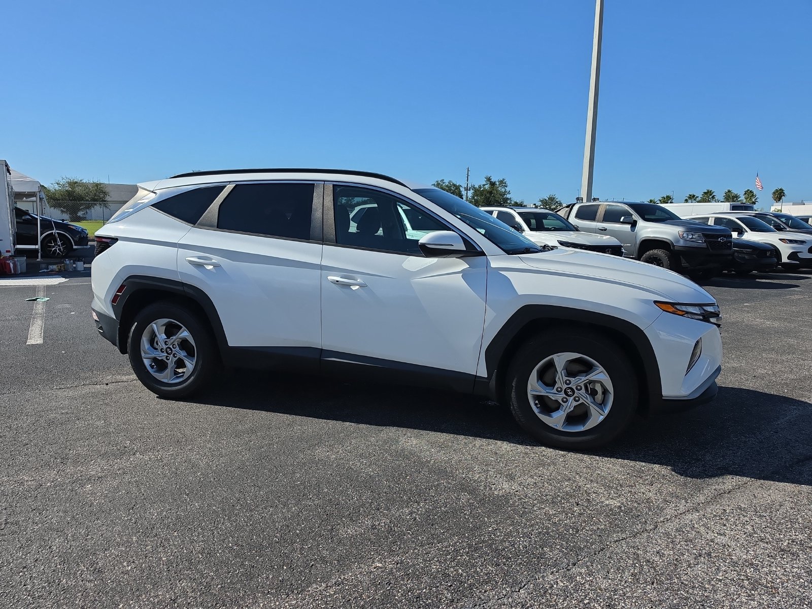 Used 2022 Hyundai Tucson SEL w/ Cargo Package FWD image 2