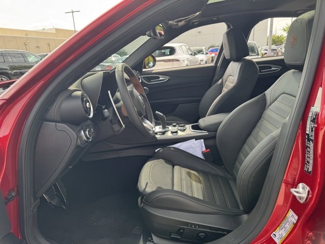 New 2025 Alfa Romeo Giulia AWD w/ Driving Assist Package image 12