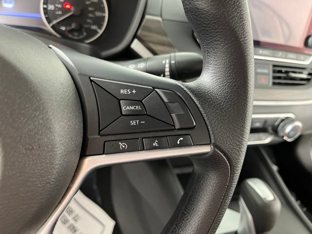 Used 2025 Nissan Altima 2.5 SV FWD image 23