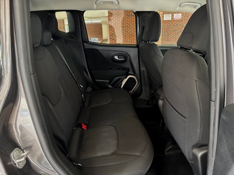 Used 2017 Jeep Renegade Latitude AWD/4WD image 24