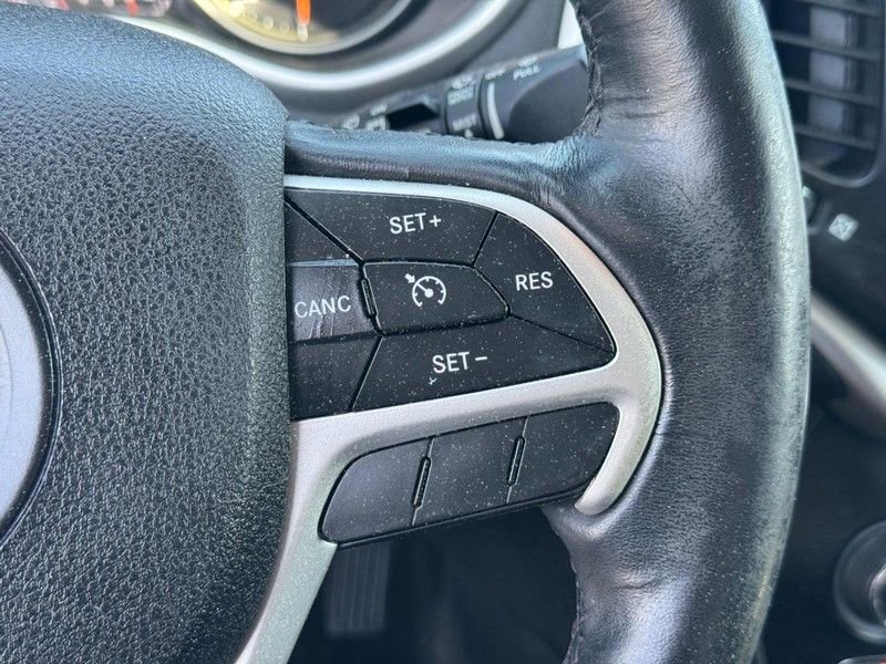 Used 2016 Jeep Cherokee Trailhawk w/ Cold Weather Group AWD/4WD image 19