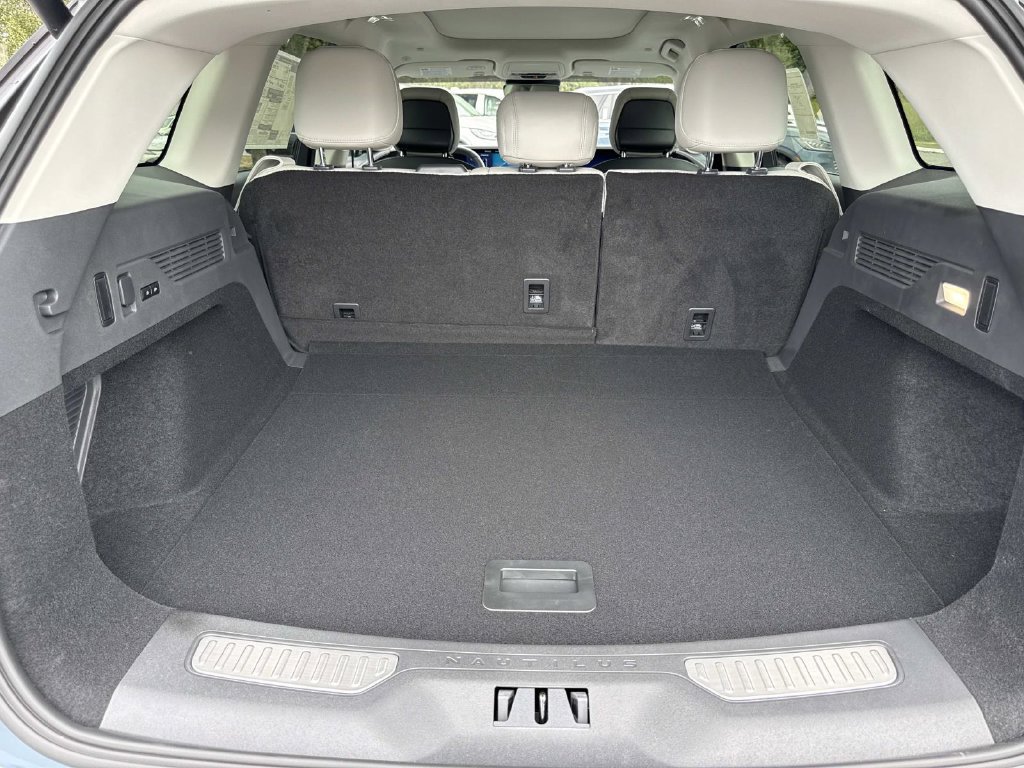 New 2026 Lincoln Nautilus Reserve AWD/4WD image 11