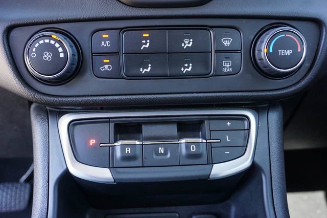 Used 2024 GMC Terrain SLE image 18