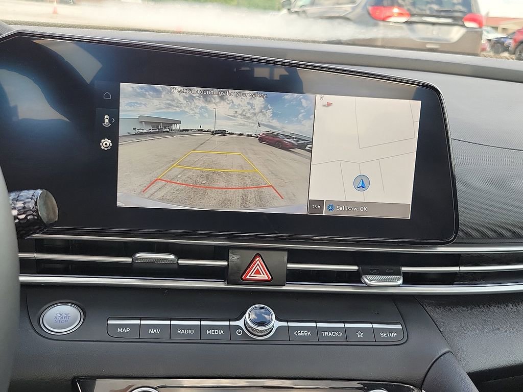 Used 2024 Hyundai Elantra SEL w/ Convenience Package image 16