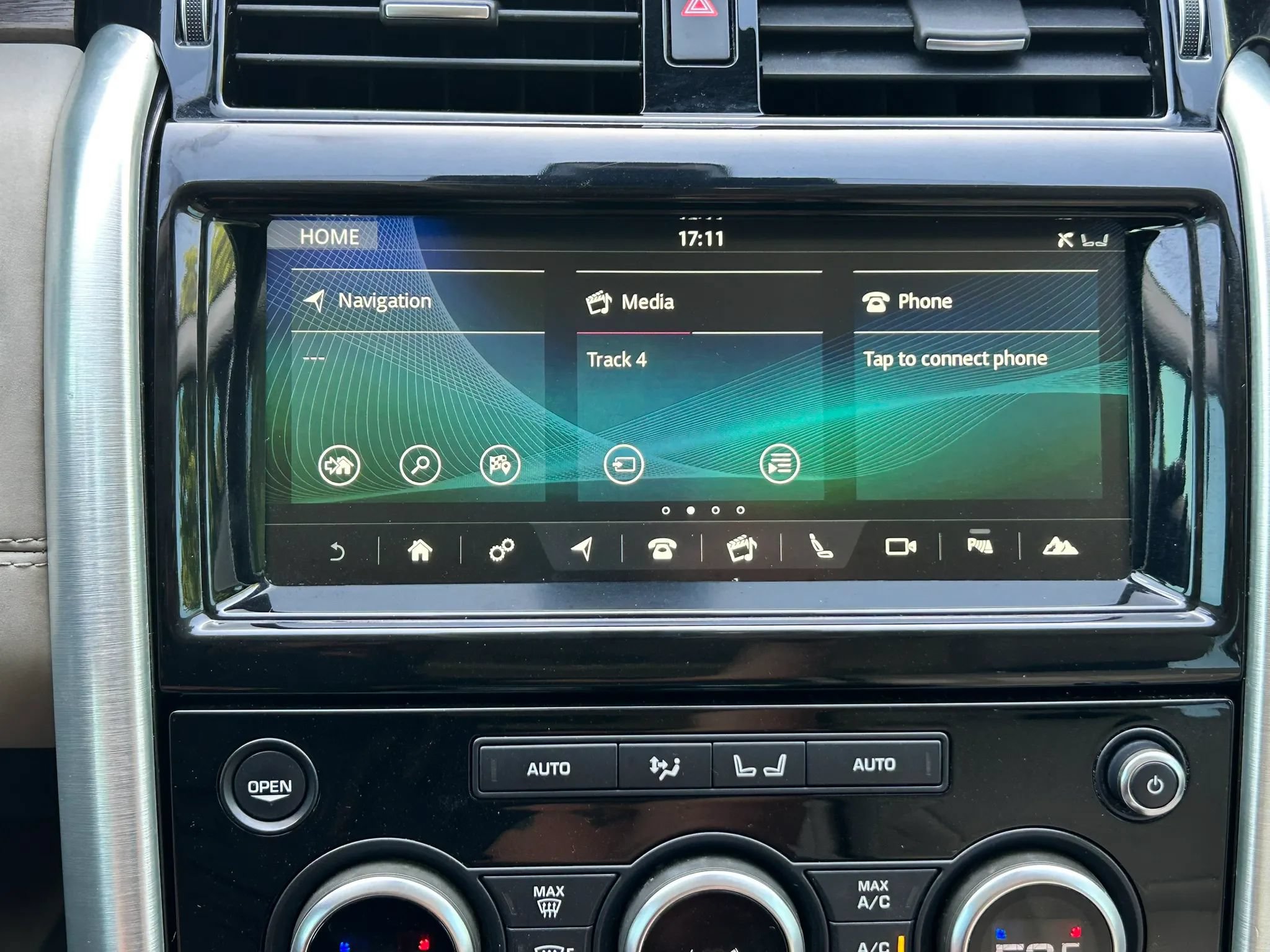 Used 2018 Land Rover Discovery HSE AWD/4WD image 21