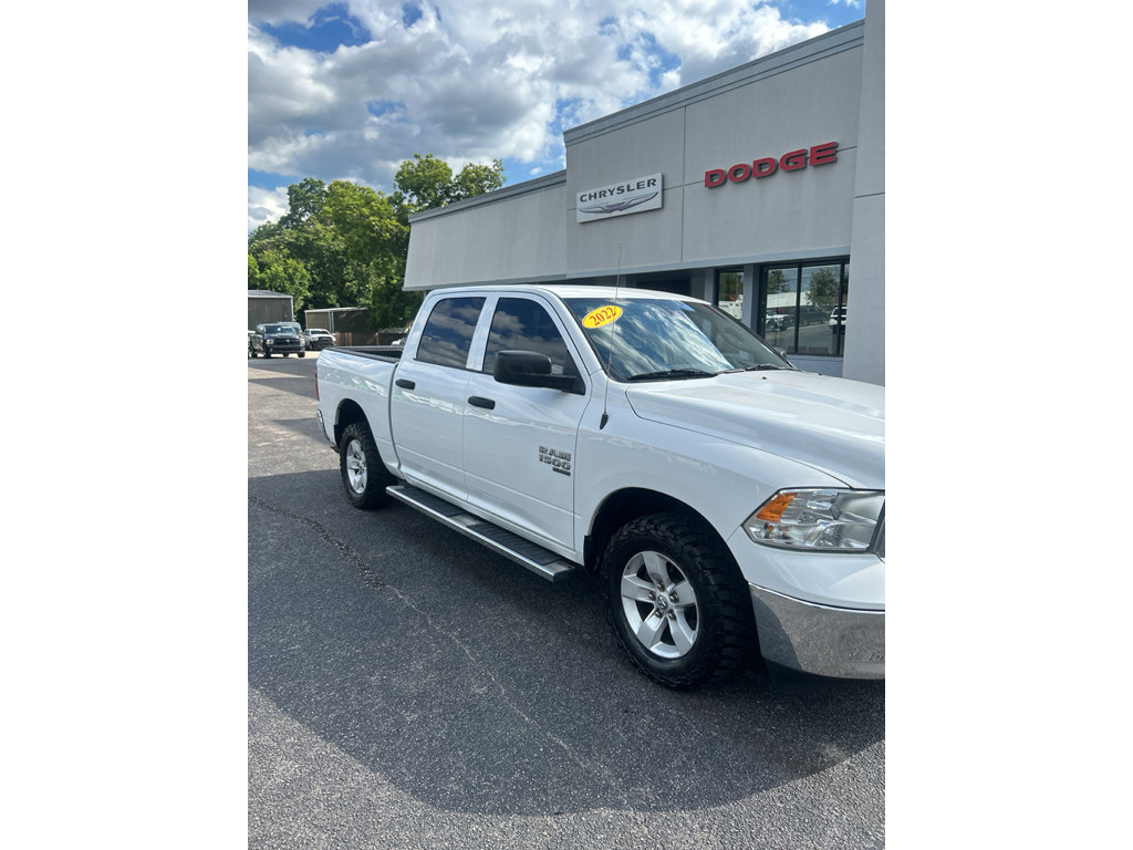 Used 2022 RAM 1500 Classic SLT RWD image 2