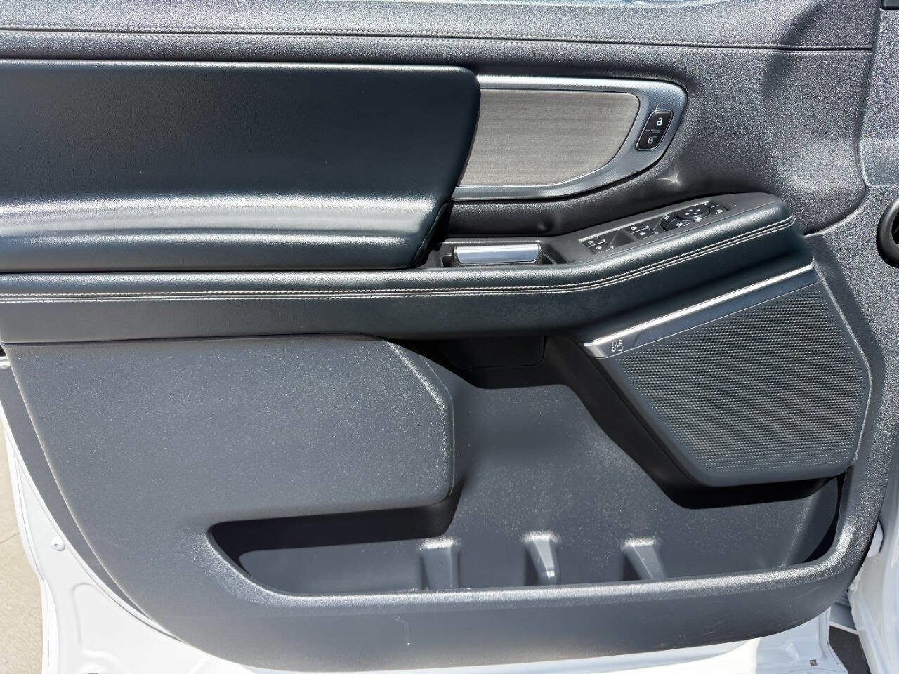 Used 2025 Ford Expedition Max Platinum image 37