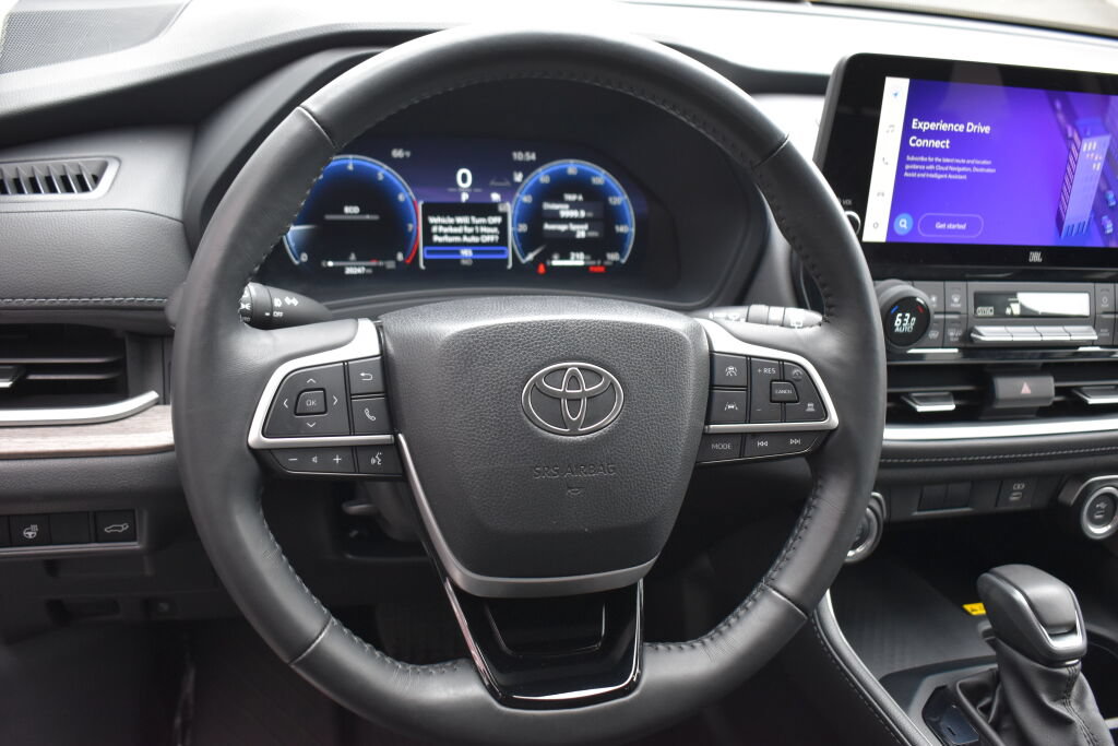 Certified 2024 Toyota Grand Highlander AWD image 9