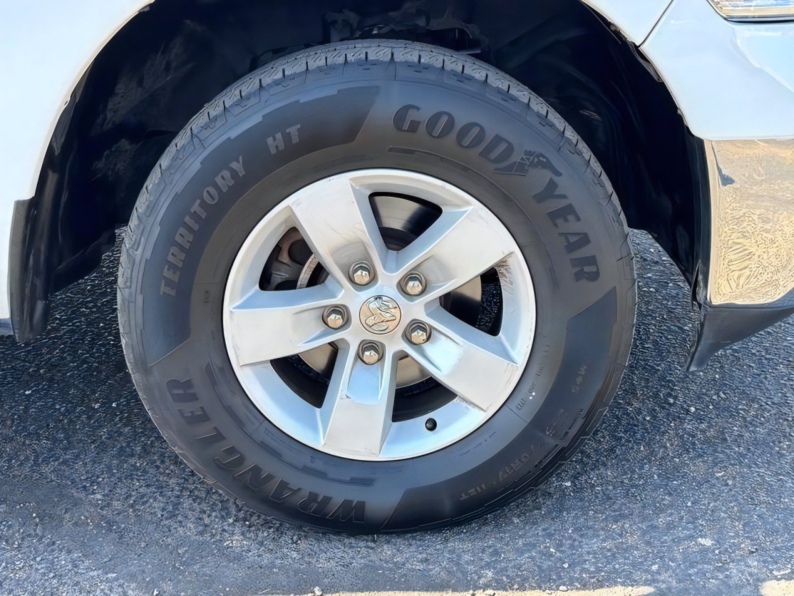 Used 2019 RAM 1500 Classic SLT w/ Luxury Group AWD/4WD image 10