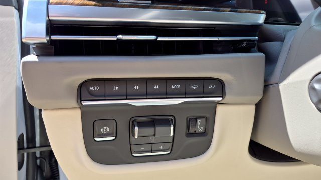 New 2026 Cadillac Escalade Platinum Sport w/ LPO, ONYX Package AWD/4WD image 16