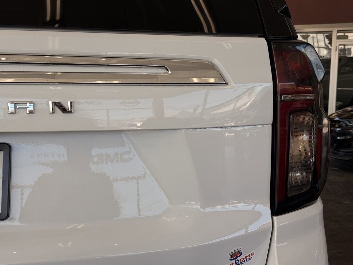 Used 2023 Chevrolet Suburban Premier image 14