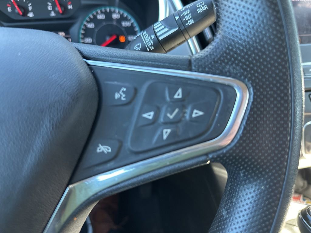 Used 2020 Chevrolet Equinox LS image 38