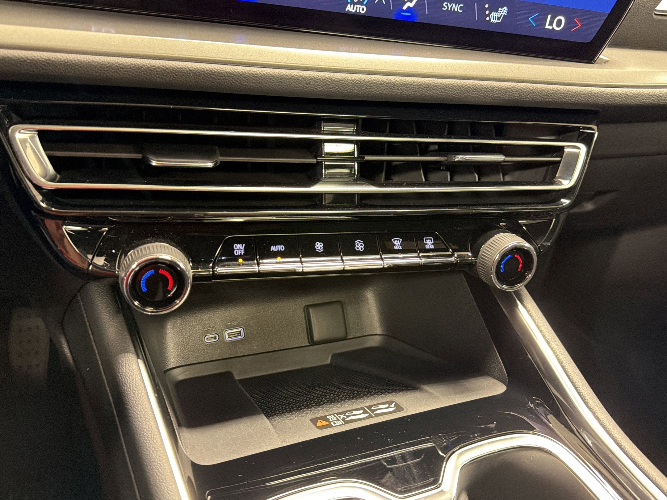 New 2026 Chevrolet Traverse LT w/ Sun and Wheel Package image 26