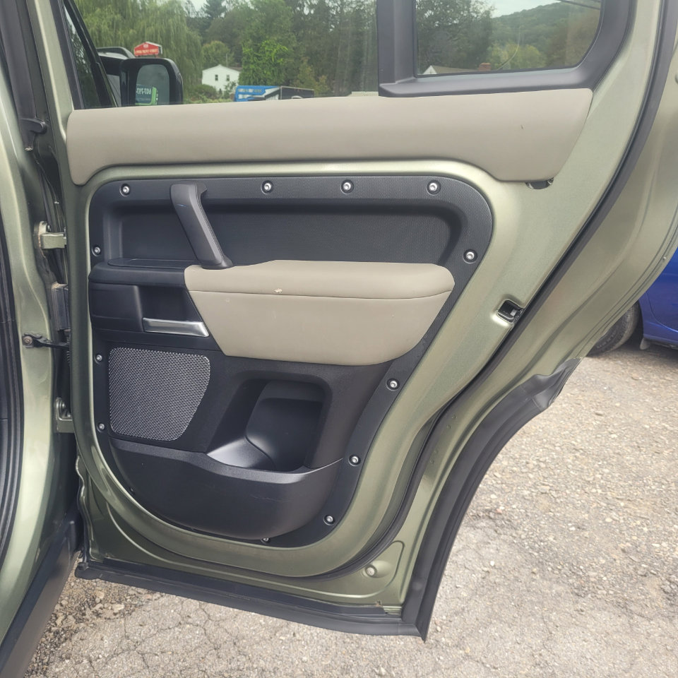 Used 2020 Land Rover Defender 110 S image 28