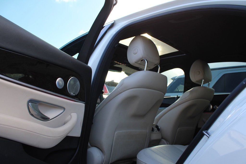 Certified 2017 Mercedes-Benz E 300 4MATIC image 30