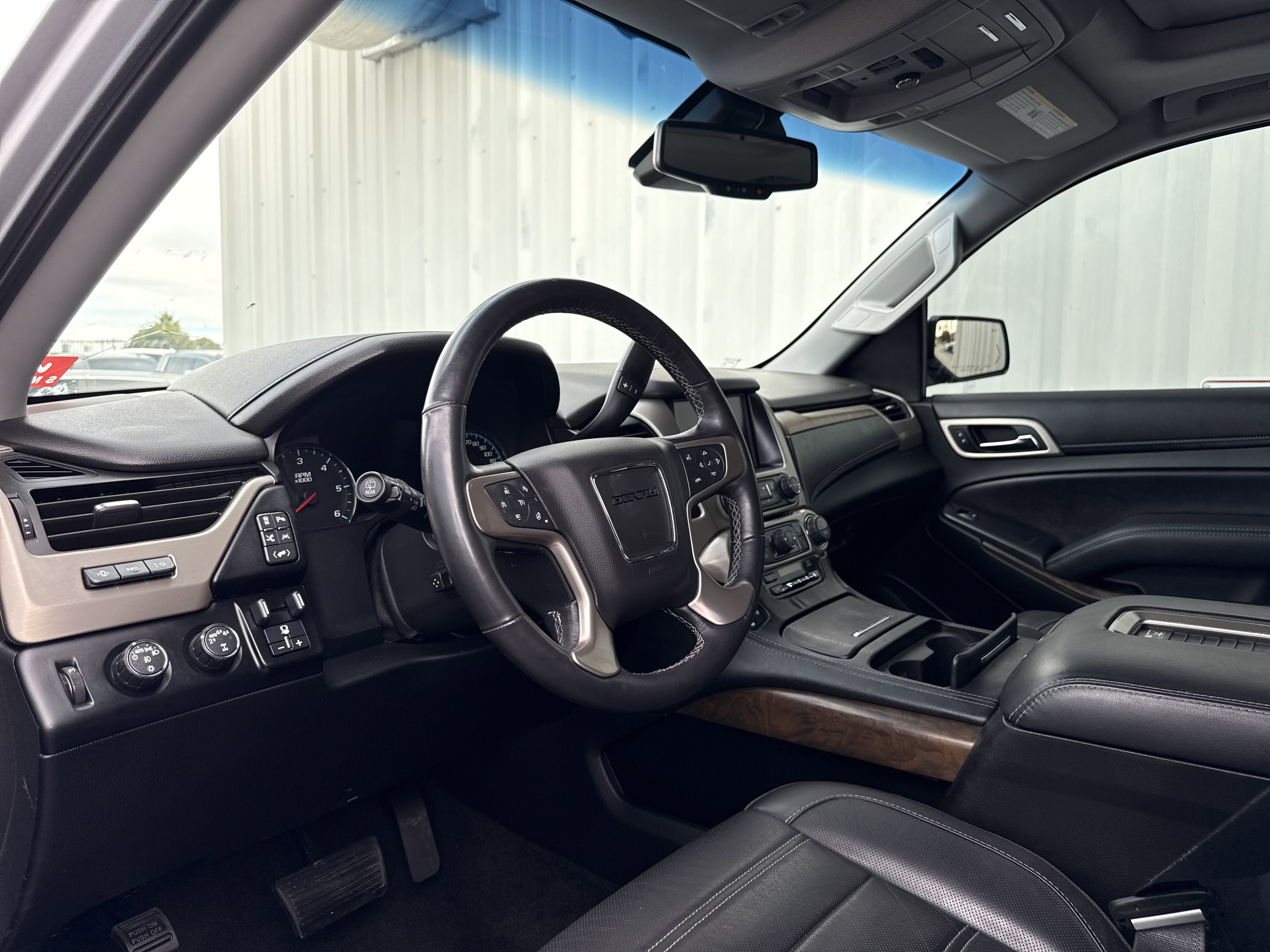 Used 2018 GMC Yukon Denali w/ Open Road Package image 15
